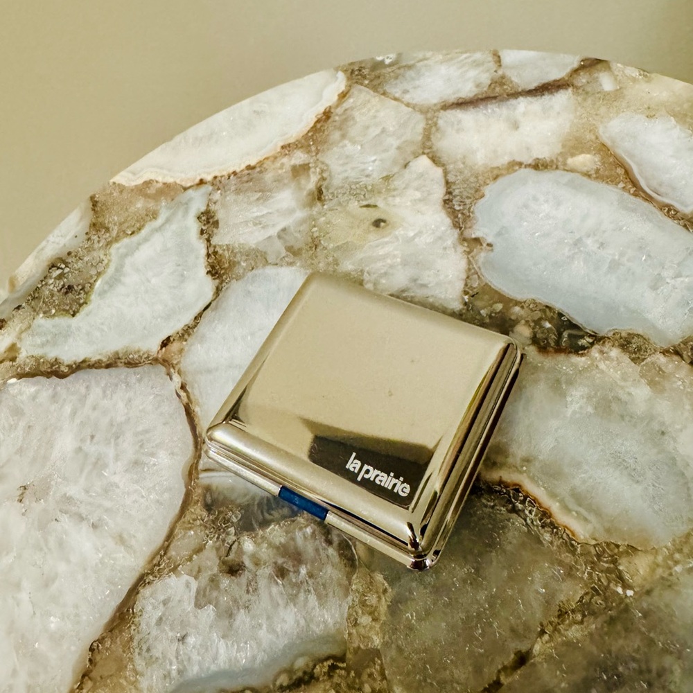 La Prairie Petal Eyeshadow Cellular Treatment Pink Palette with Mirror Vintage - Picture 3 of 6
